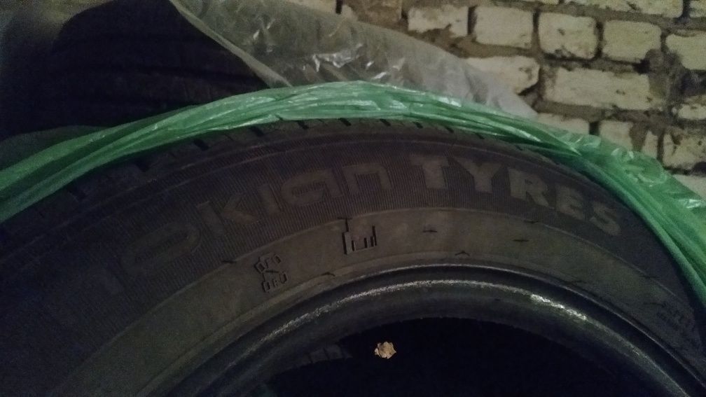 Продам Шины Nokian 185/60/14