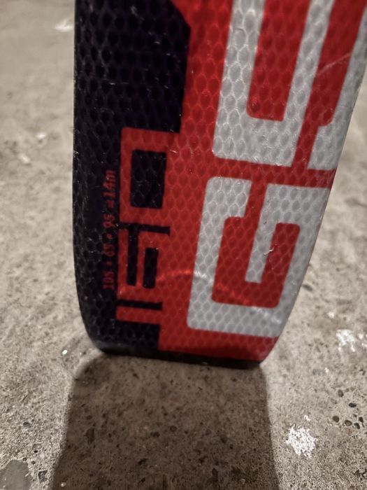 Ofer spre vanzare schiuri