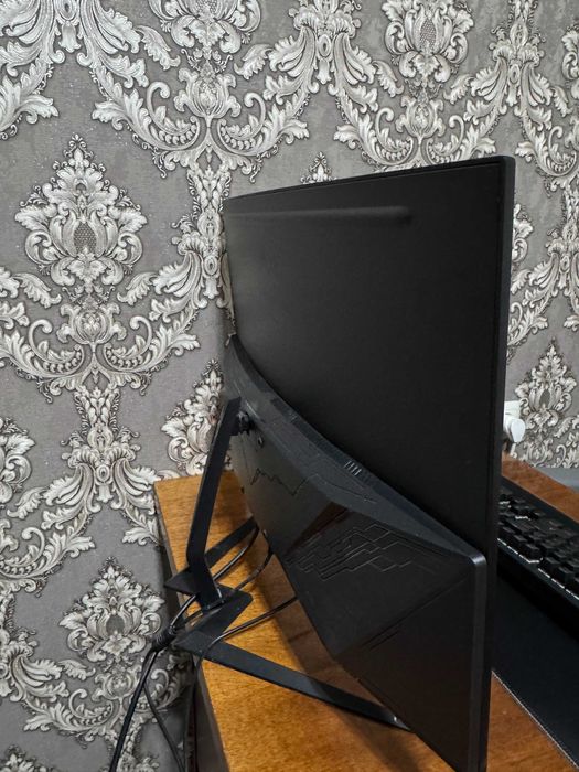 Изогнутый Монитор Axe 27