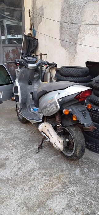 Scuter Aprilia Rally 49 cc - la 500 lei