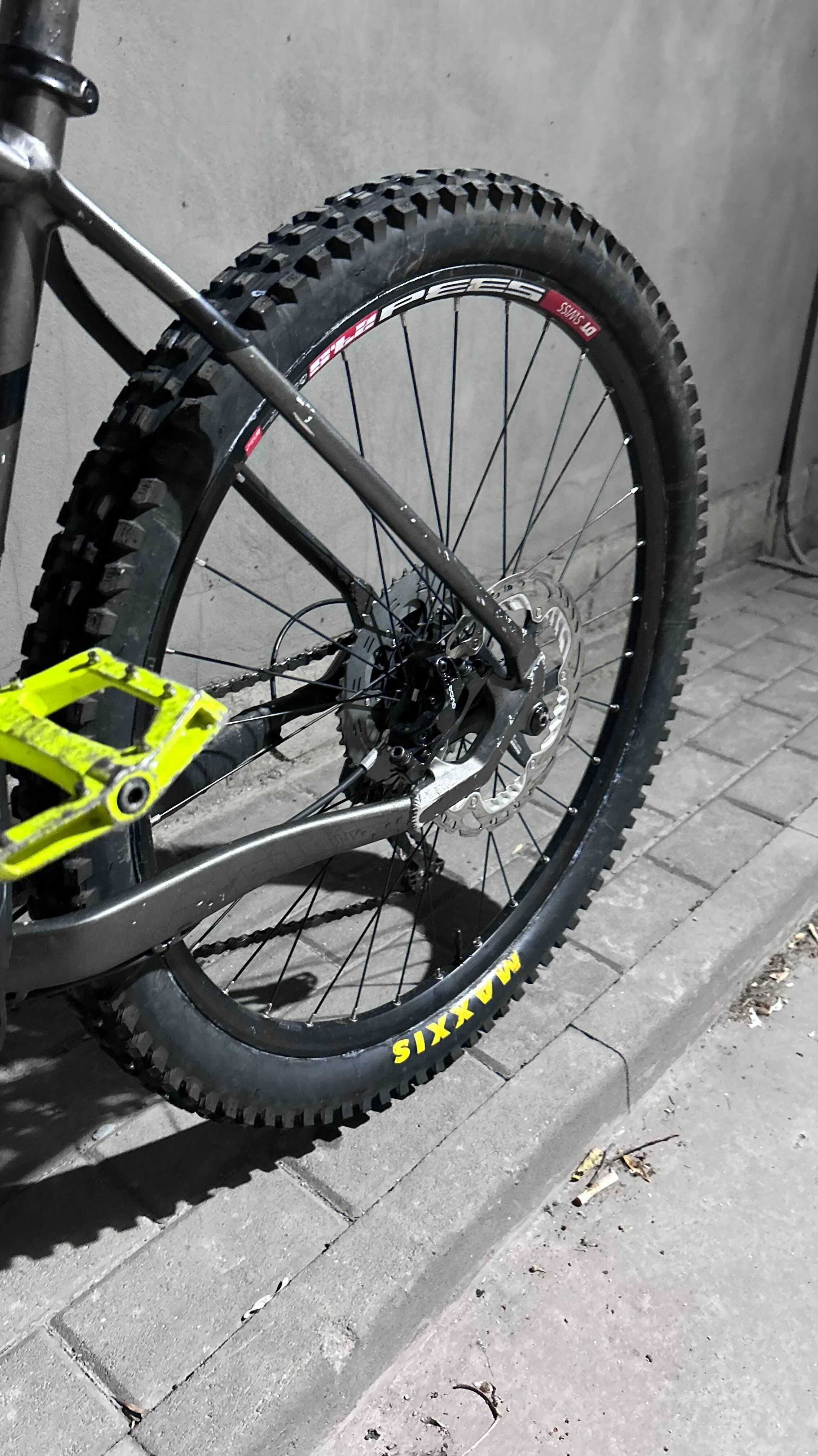 Продавам Drag Shift 27.5 – стегнат и готов за каране!
