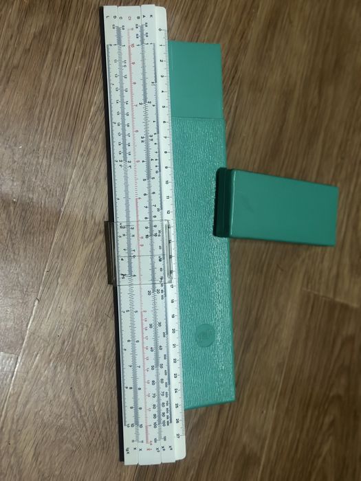 Счетная линейка логарифмическая