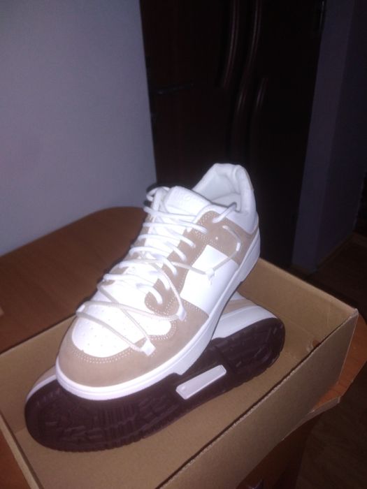 Vând adidași cropp de femeie nr 41