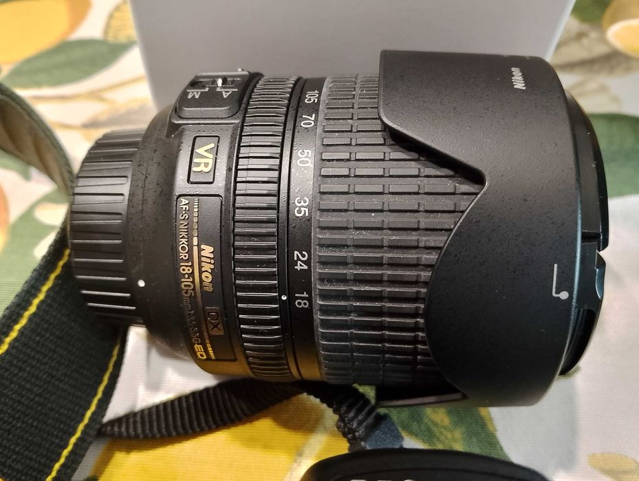 Фотоапарат Nikon D7000 с два обектива