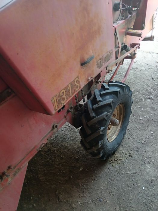 Se vinde presă balotat sgorbati