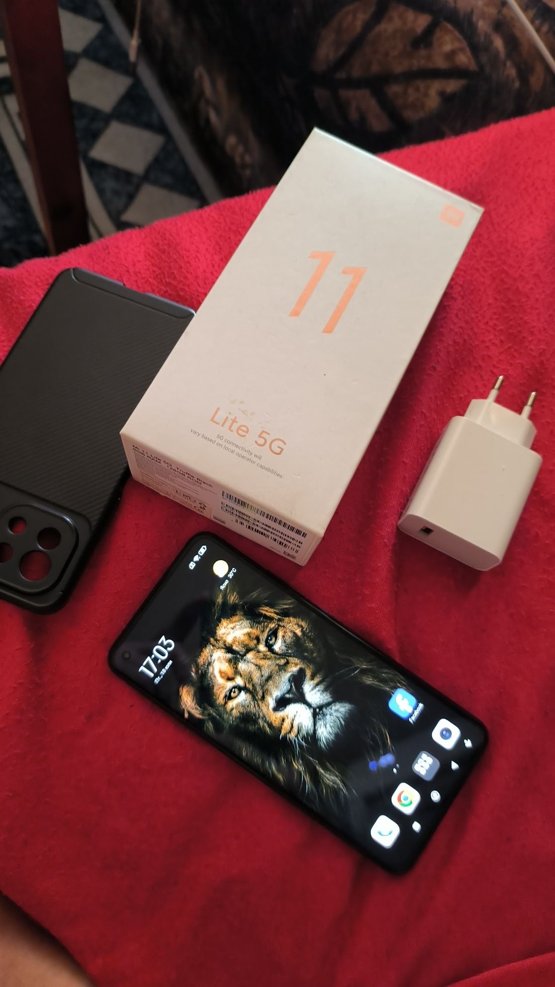 Неразличим от нов Xiaomi 11 lite 5g