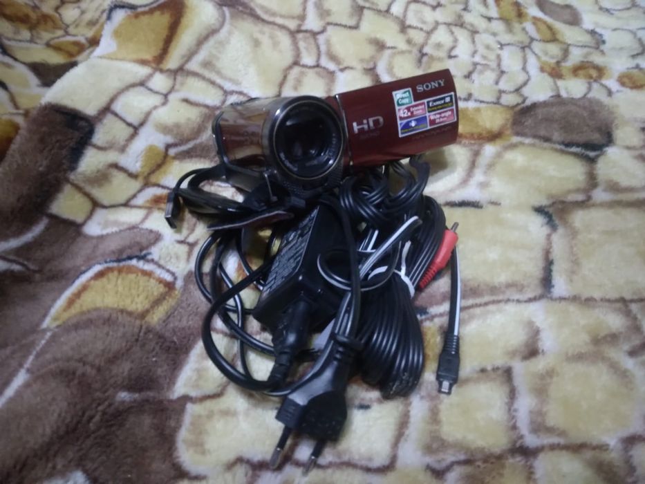 Vând aparat foto Sony X42 in buna funcțiune!