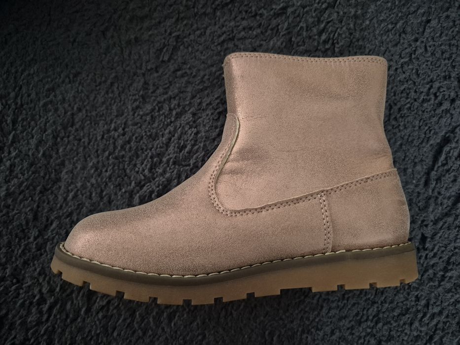 Ghetute fete roz 32
