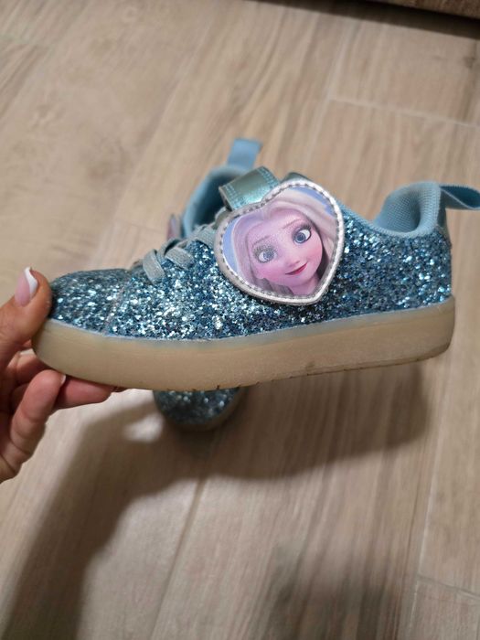 Блестящи кецове с мигащи подметки H&M