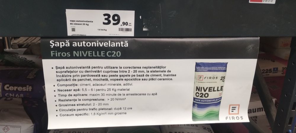 Vand 2 saci de sapa autonivelanta