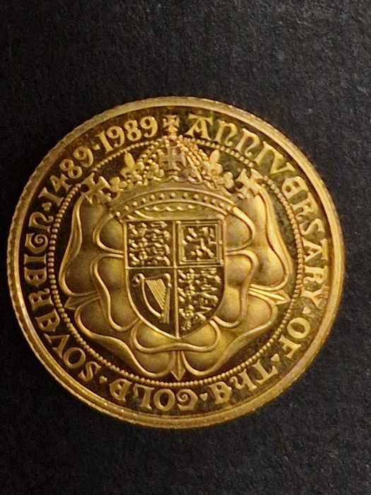 Златна Монета Петорен Британски Суверен 2005 и 2002, 1 и 1/2 суверен