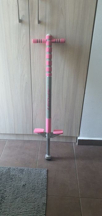 Vând PogoStick pentru fete cucuiete
