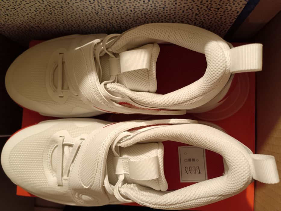 Маратонки Nike 39 номер