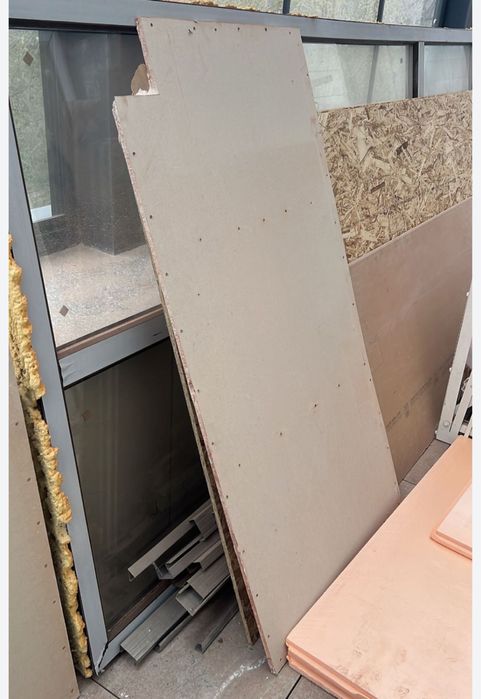 Балконный блок, оконная рама с дверью, пластиковое окно с дверью