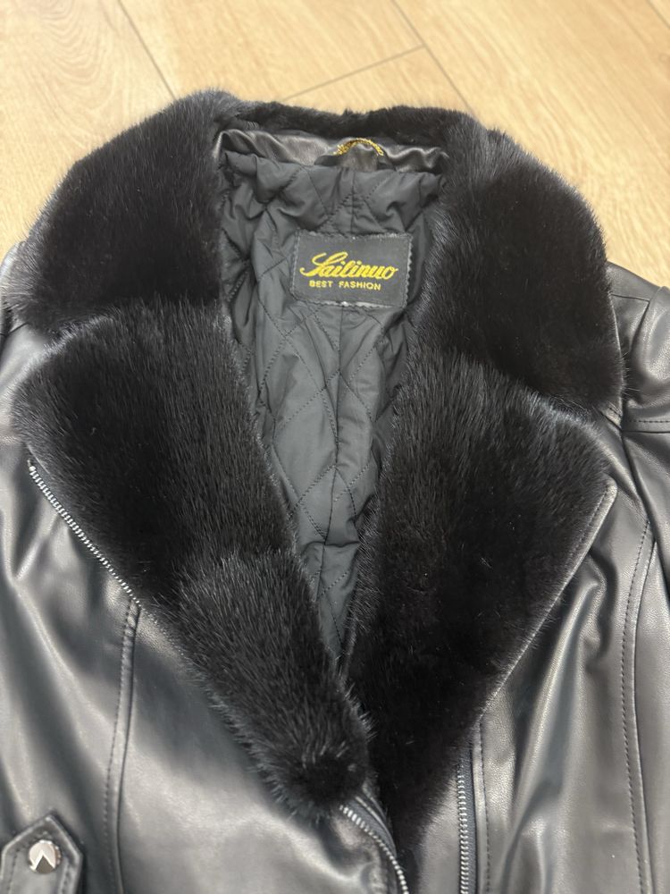 Продам кожанку женскую