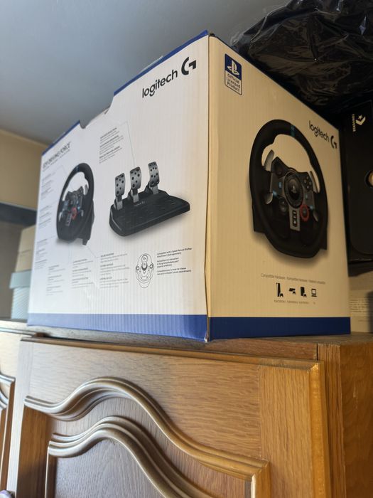 Logitech G29 cu pedale volan