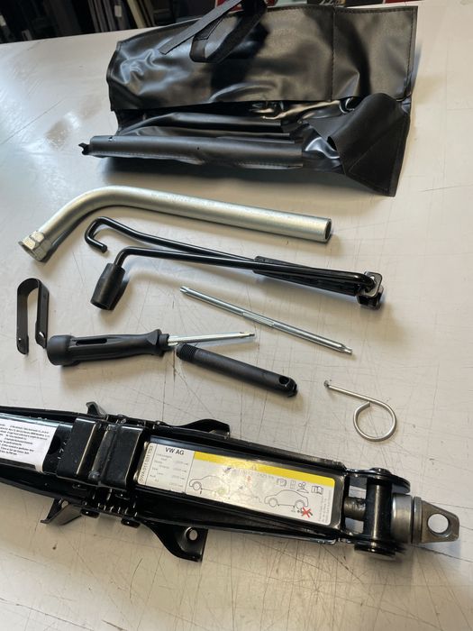 Cric original vw golf 8 skoda octavia 4 audi a3 8y