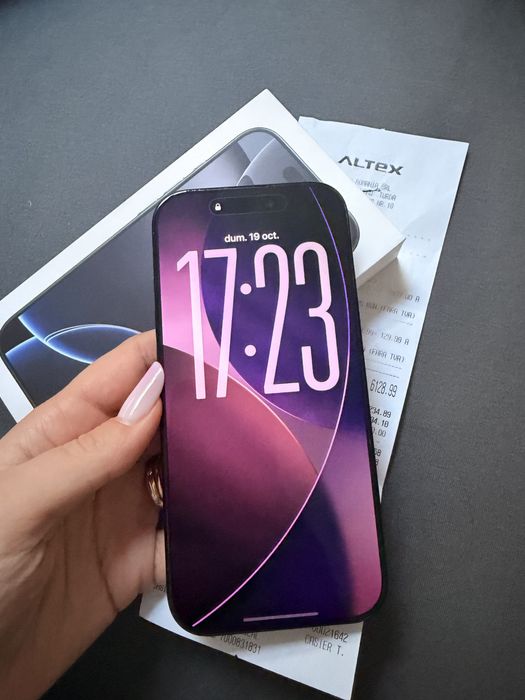 Vand Iphone 16 pro 128gb cu garantie 1 an, impacabil fara zgarieturi