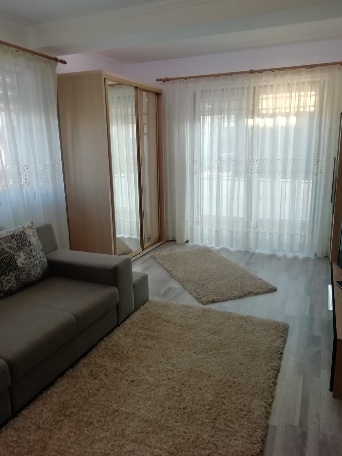 Închiriez apartament 2 camere Coresi, Garaj, Nou, Propietar