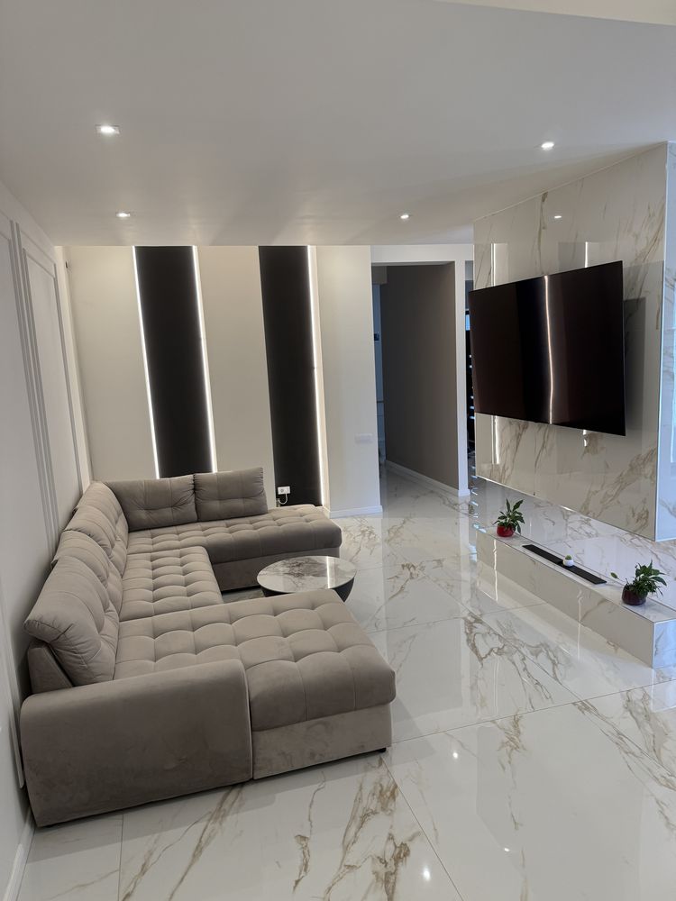 Cladire de vanzare 543 mp (casa + spatiu comercial) Bul Primaverii