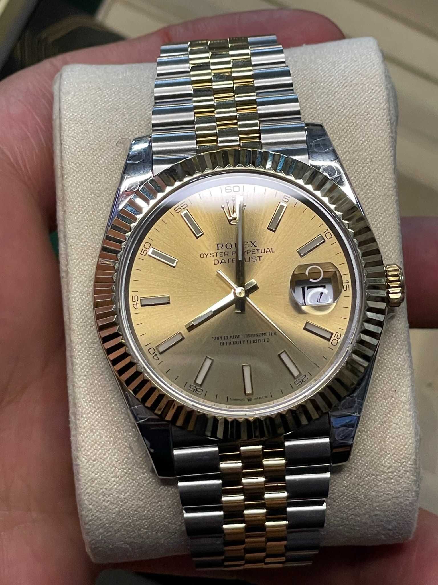 Rolex ETA Date Just 41 MM Gold Dial Jubilee editie VIP