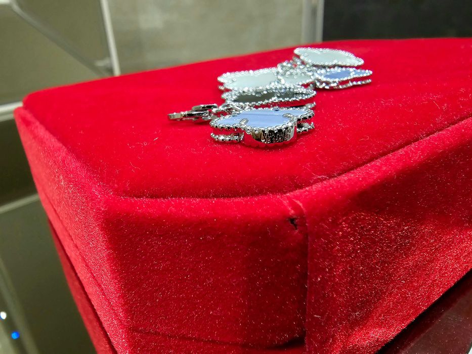 Van Cleef & Arpels VCA 5 Silver Mother Magic Alhambra Дамска Гривна