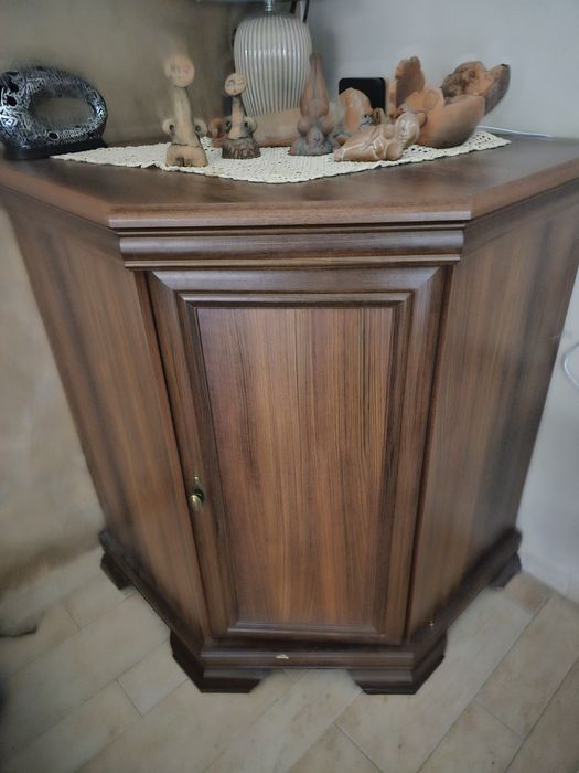 Ъглов функционален шкаф