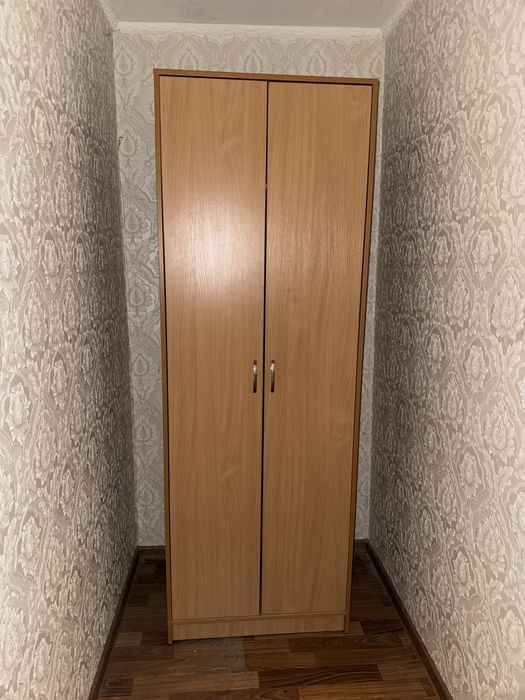 Продам шкафы кровати тумбочки прикроватные двери межкомнатные все б/у