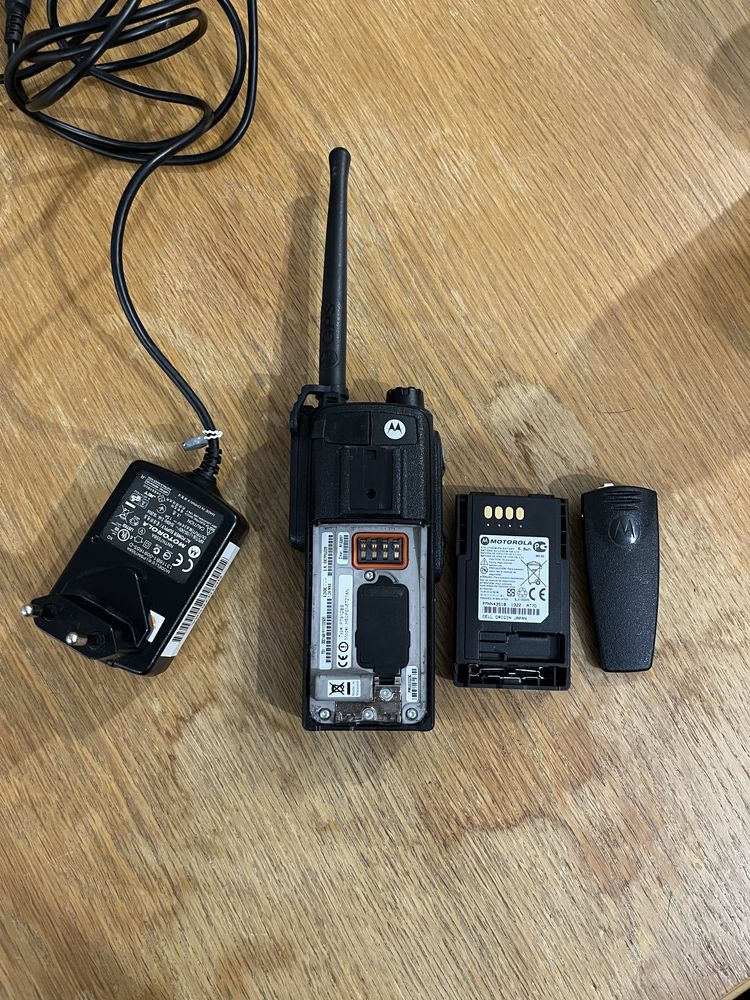 Професионална цифрова радиостанция Motorola