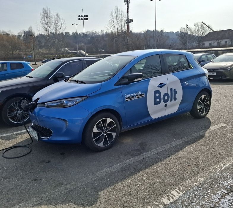 Închiriere Renault Zoe electric baterie 41 kw colantat BOLT in Cluj