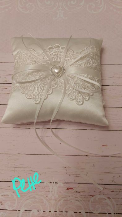 Сватбени аксесоари, кошнички, възглавнички за халки, венчета, гривни