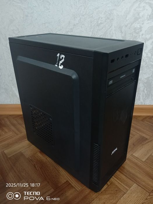 Компьютер вместе с монитором