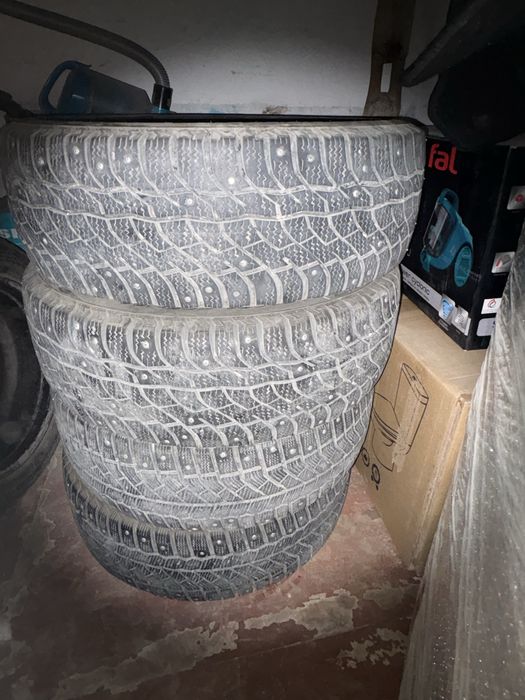 Зимни шины       .