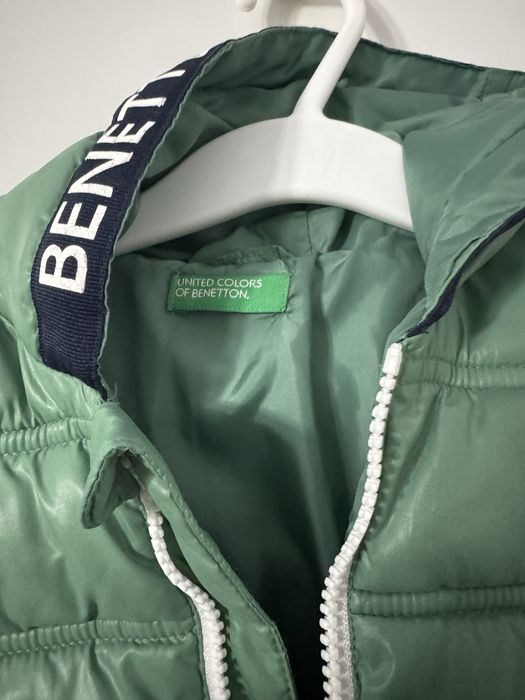 Vand geaca groasa firma benetton marimea 90 cm