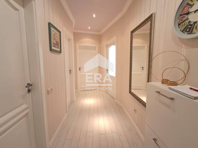 Продава се Двустаен апартамент в Варна, Чайка - 82 кв.м за 2440 €/кв.м - Снимка #11