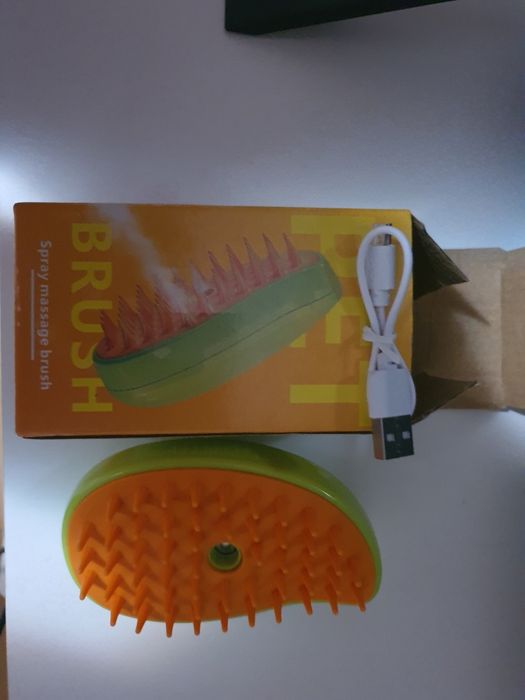 Perie din silicon cu dozator de apa pentru pisici, pisoi, catei