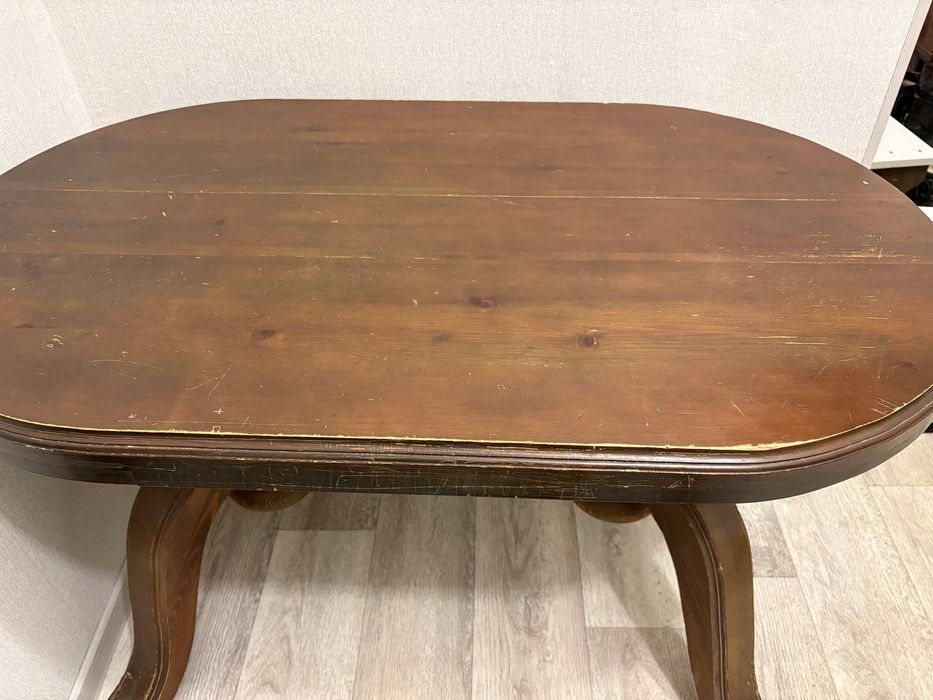 Продам стол дубовый