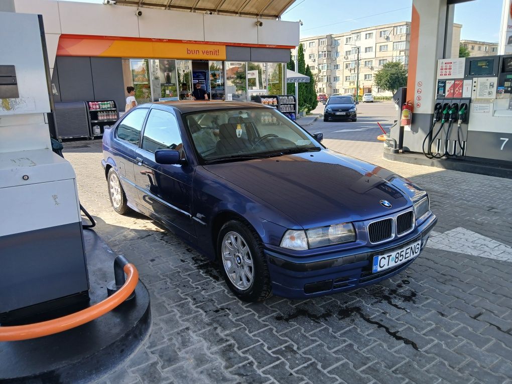 BMW Seria 3 Compact, cunoscut și sub denumirea de BMW E36 Compact.