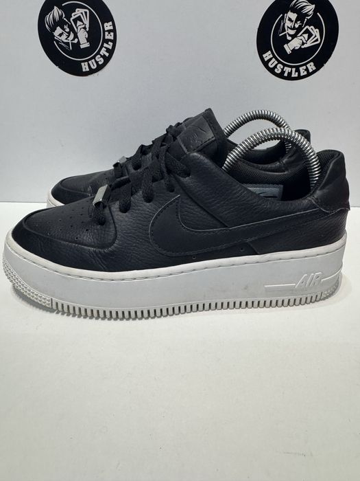Маратонки NIKE AIR FORCE 1 SAGE LOW.Номер 38