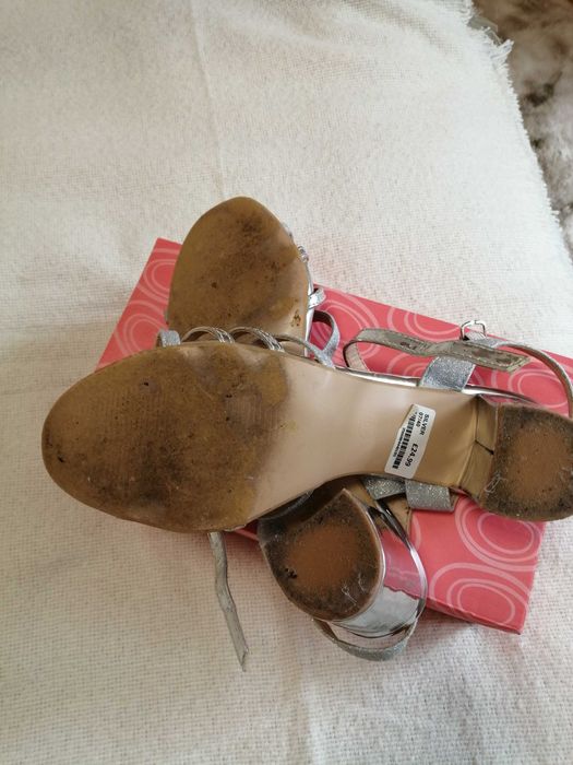 Продавам елегантни обувки и чехли