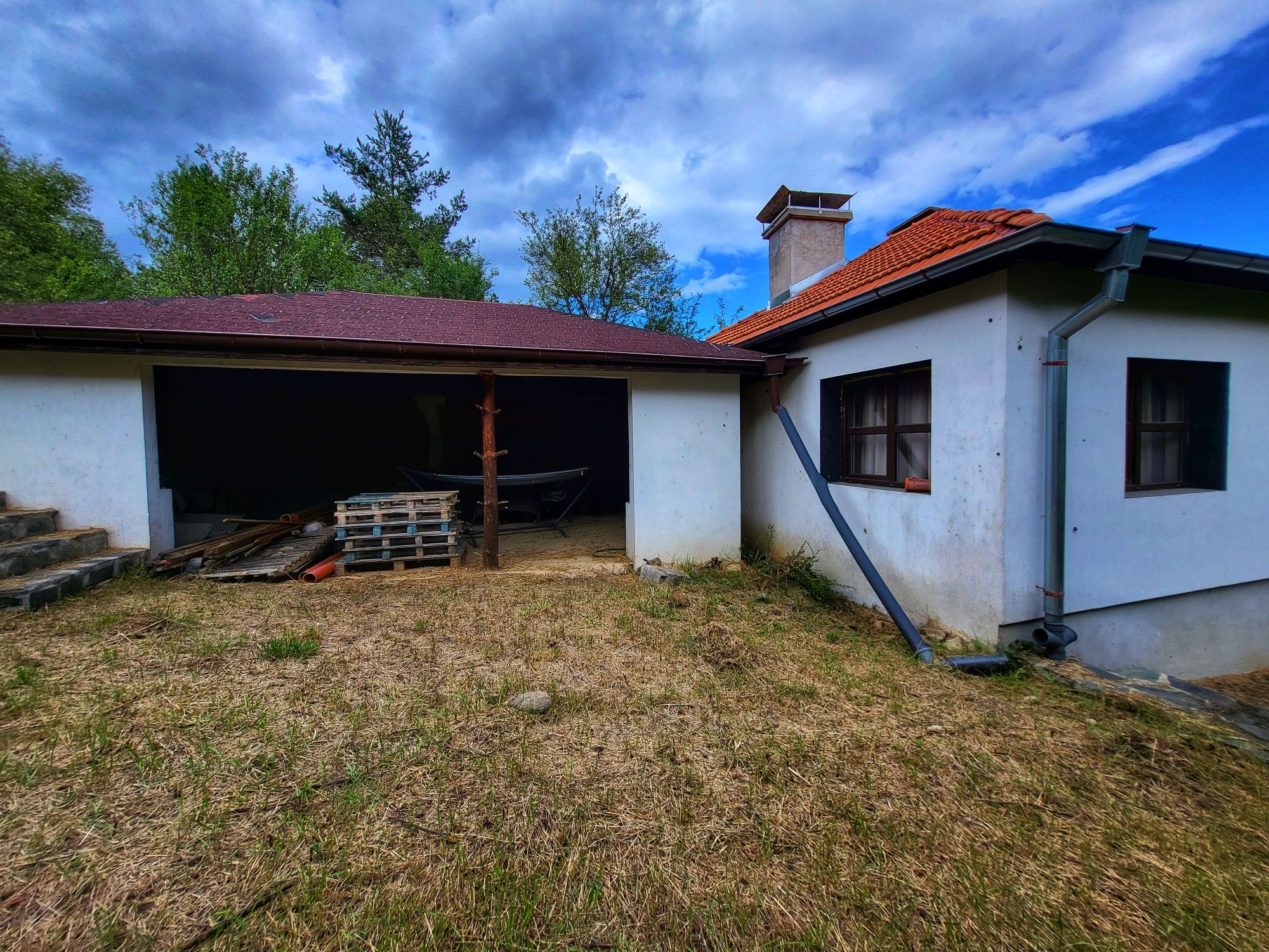 Продавам къща село Ярловци, обл. Перник