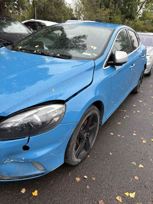 Volvo V40 D3 R-Design НА ЧАСТИ
