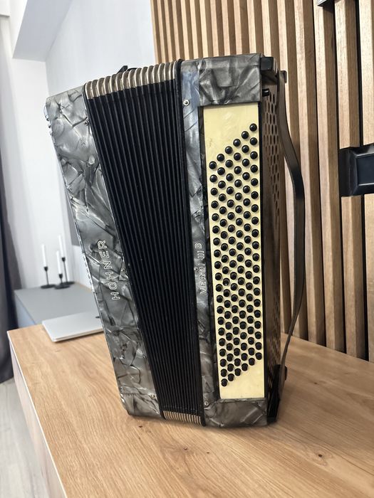 Acordeon Hohner Verdi 3 cu 120 de basi Vergea