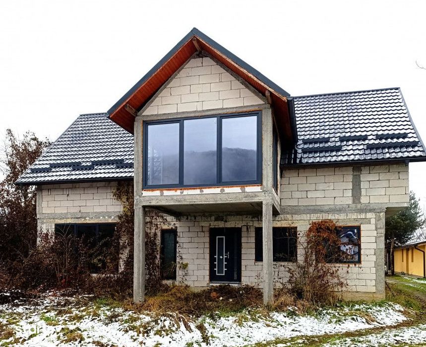 Casa la rosu in Dej , 1600 mp teren