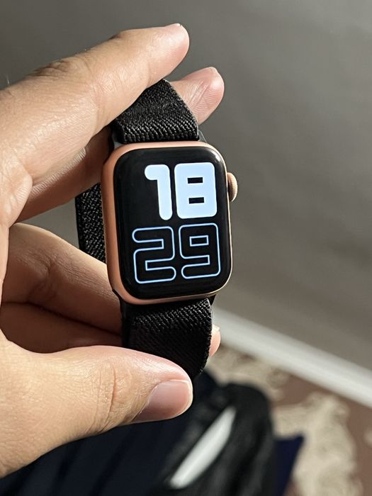 Apple Watch SE 40mm sotiladi ideal!