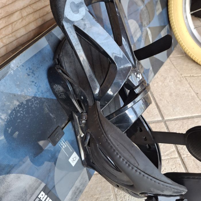 Placa snowboard Burton Channel 145 + legaturi Burton EST