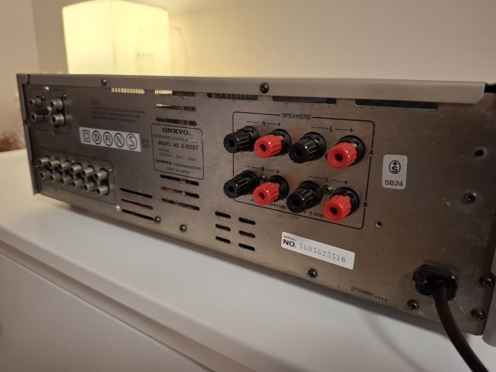 Onkyo integra 8057