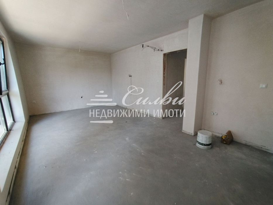 Тристаен апартамент в НОВОСТРОЯЩА СЕ жилищна сграда - Пети полк