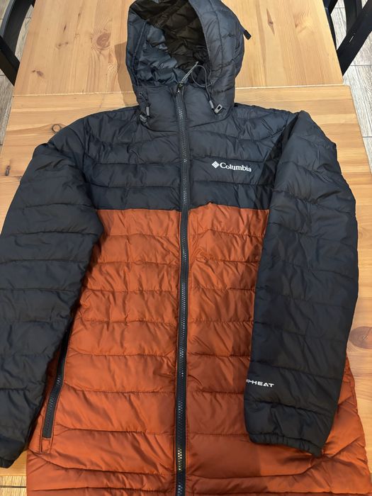 Продам демисезонную куртку Columbia