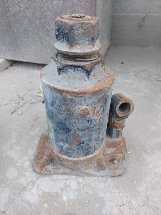 Домкрат гидравлический 5 тонн